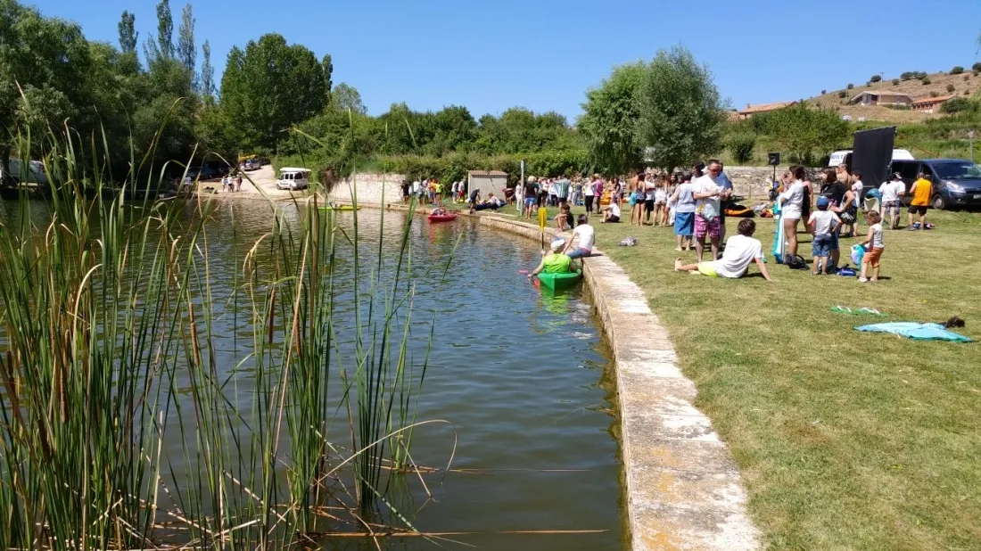 Foto 9 - Cerca de un centenar de pirag&uuml;istas participan en la XVI traves&iacute;a del Duero