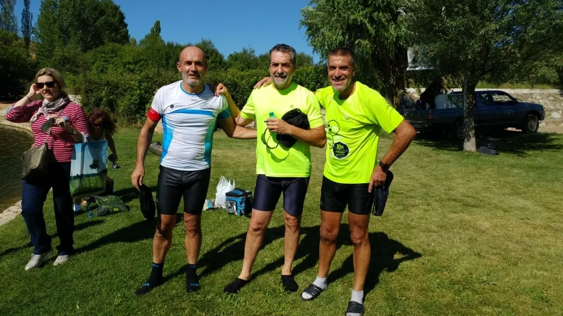 Foto 10 - Cerca de un centenar de pirag&uuml;istas participan en la XVI traves&iacute;a del Duero