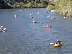 Foto 15 - Cerca de un centenar de pirag&uuml;istas participan en la XVI traves&iacute;a del Duero