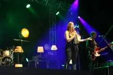 Foto 6 - La Oreja de Van Gogh encandila a Almaz&aacute;n