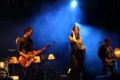 Foto 3 - La Oreja de Van Gogh encandila a Almaz&aacute;n