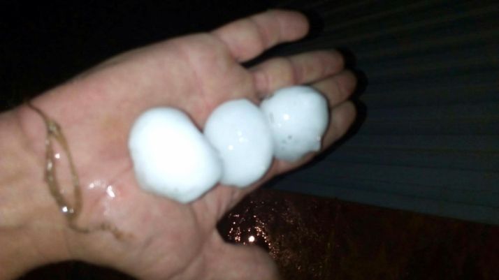 Granizo caído este jueves en Dévanos.