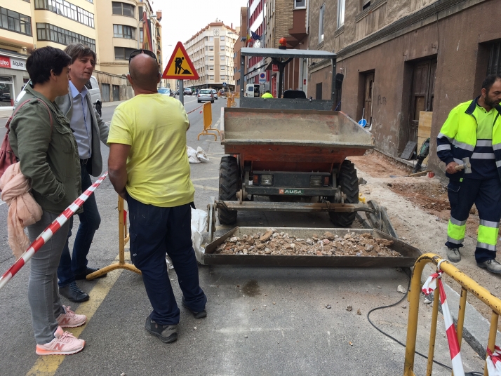 El Ayuntamiento ejecuta obras en la calle San Benito y reitera la necesaria reunión con Fomento