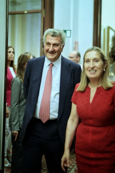 Foto 2 - El retrato de Posada ya se exhibe en el Congreso