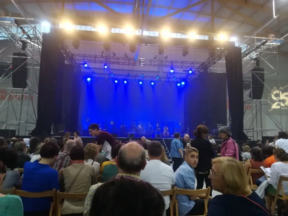Diferentes instantes del concierto de Ara Malikian en Soria.
