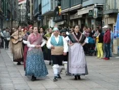 Foto 34 - El XXII festival de m&uacute;sica y danza tradicional llena la Plaza Mayor