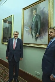 Foto 7 - El retrato de Posada ya se exhibe en el Congreso