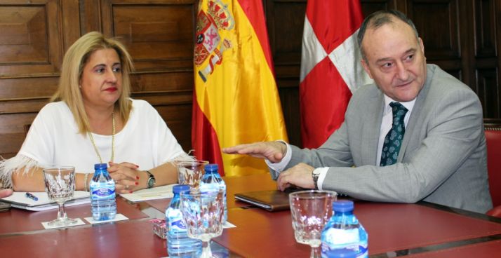 La subdelegada del Gobierno y el rector de la UVa este miércoles.