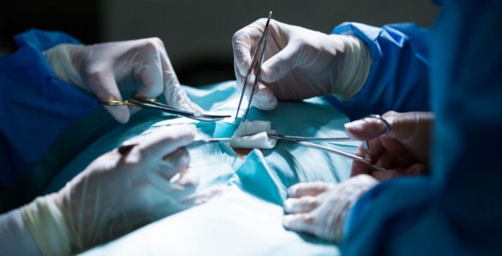Una intervención quirúrgica.