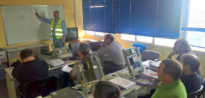 Imagen de una sesión formativa en la planta.