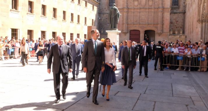 Don Felipe y Doña Letizia en Salamanca este jueves.