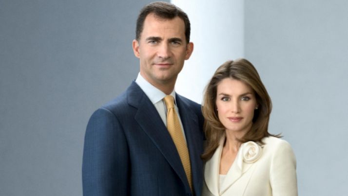 Imagen oficial de Don Felipe y Doña Letizia./Casa Real