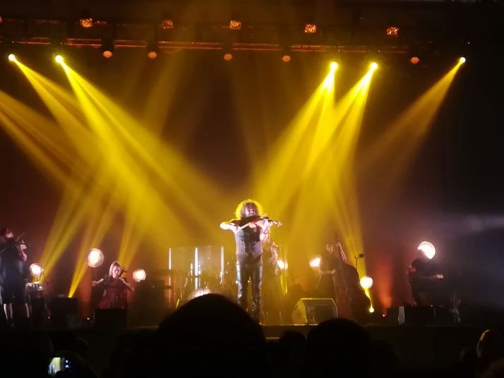 Diferentes instantes del concierto de Ara Malikian en Soria.