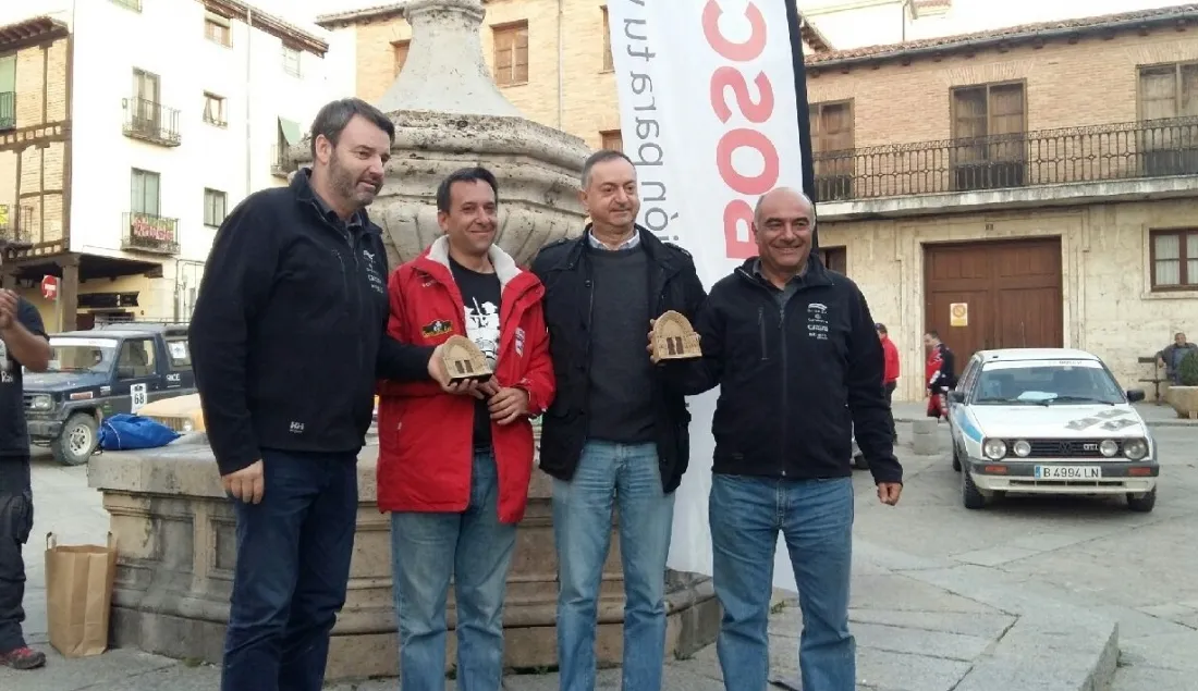 Foto 9 - Los veh&iacute;culos cl&aacute;sicos toman Numancia y El Burgo