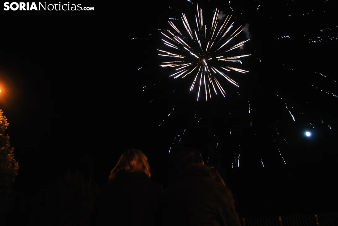 Imagen de los fuegos artificiales esta noche./SN