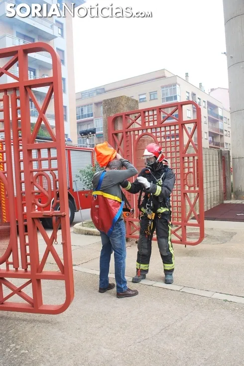 Simulacro de rescate en el parque de bomberos este viernes./SN