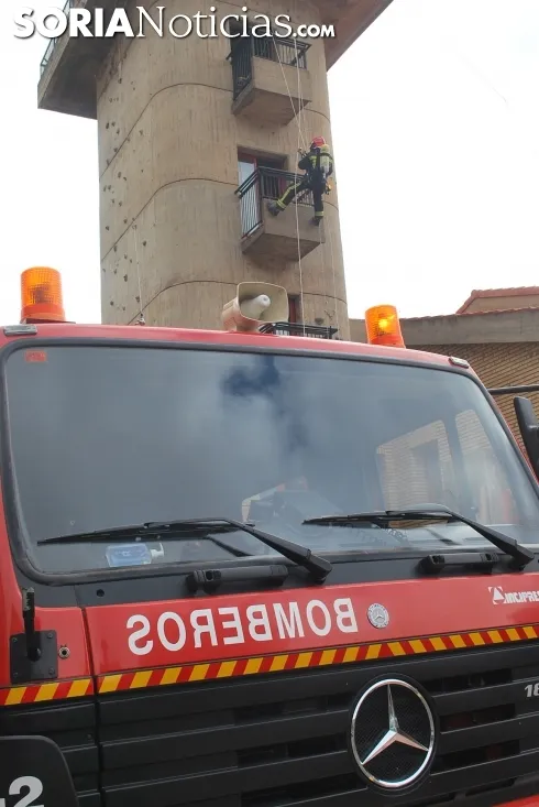 Simulacro de rescate en el parque de bomberos este viernes./SN