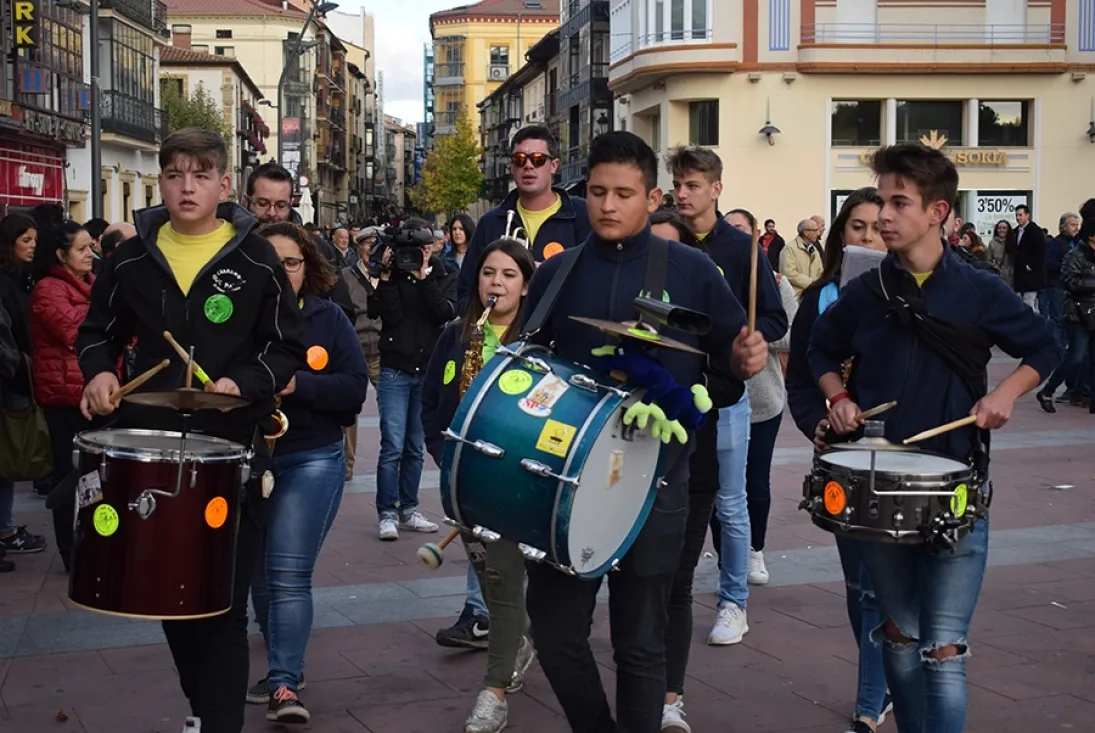 Foto 10 - Las calles sorianas se llenan de m&uacute;sica de charangas