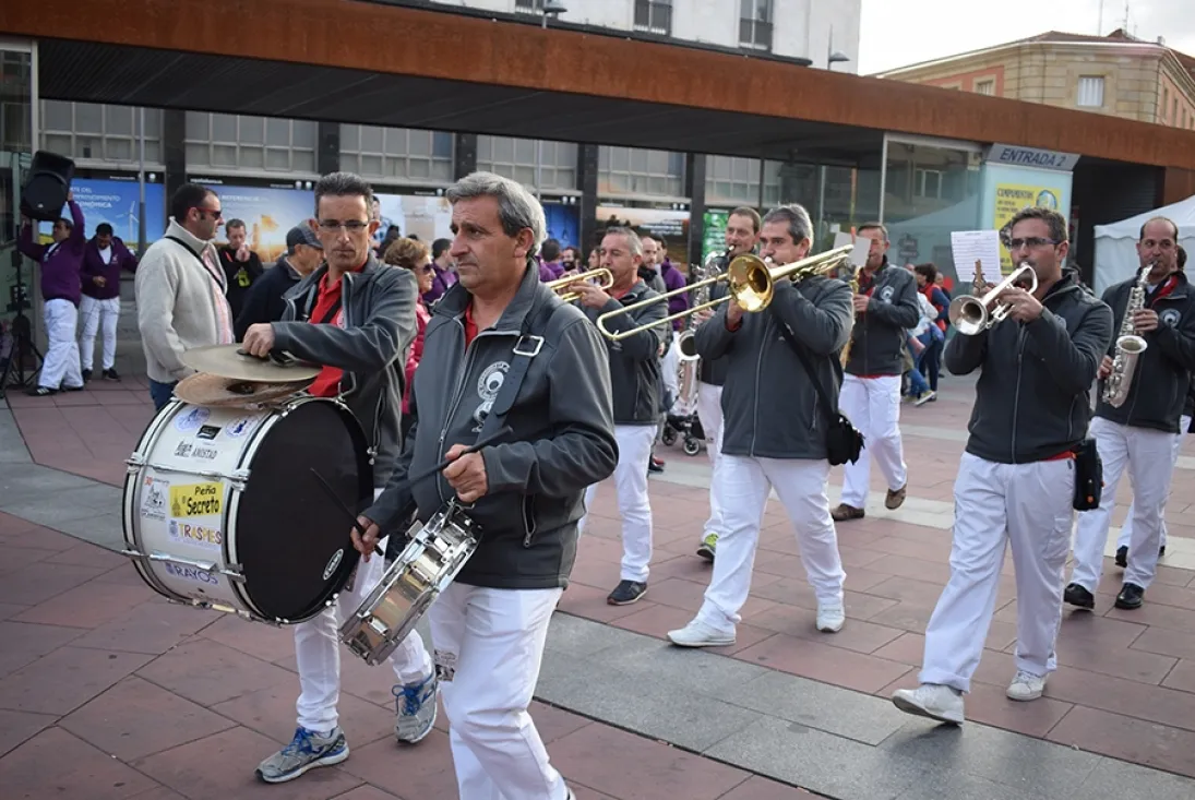 Foto 8 - Las calles sorianas se llenan de m&uacute;sica de charangas