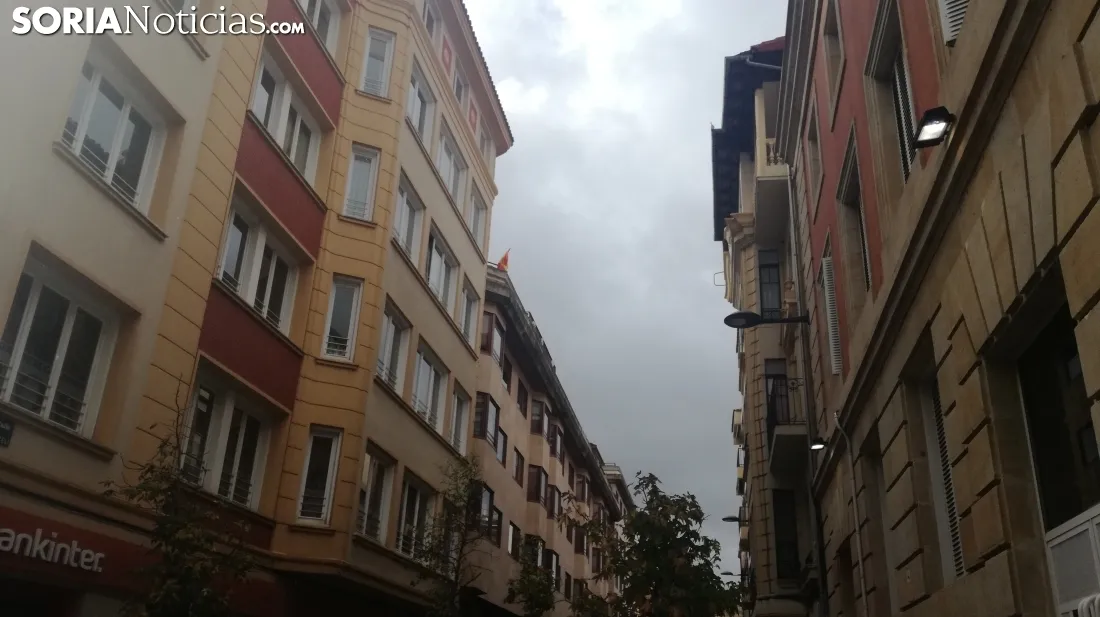 Banderas de España en las fachadas sorainas. SN