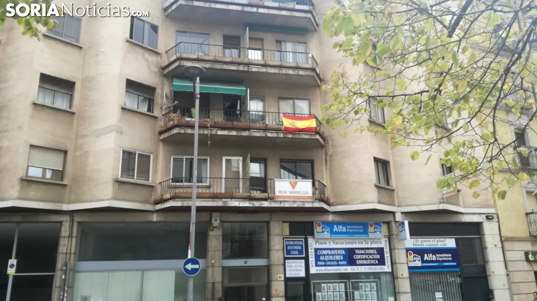Banderas de España en las fachadas sorainas. SN