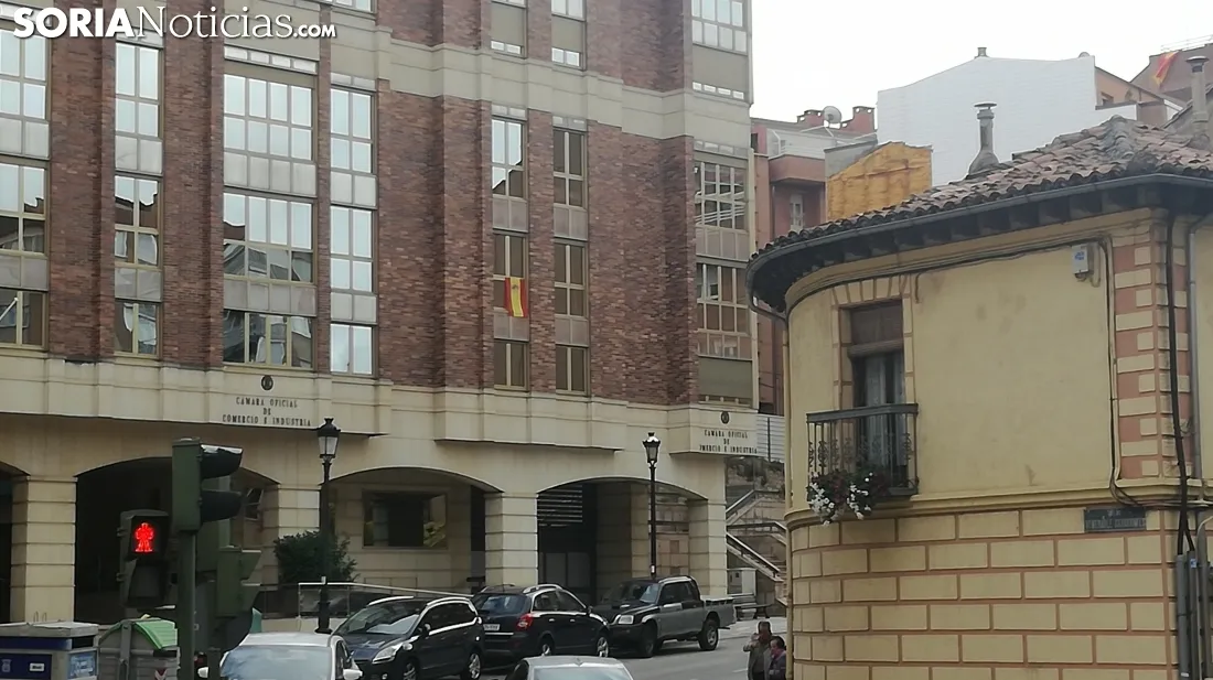 Banderas de España en las fachadas sorainas. SN