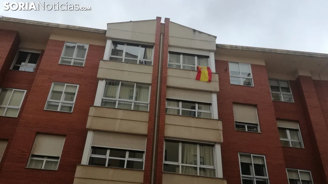 Banderas de España en las fachadas sorainas. SN