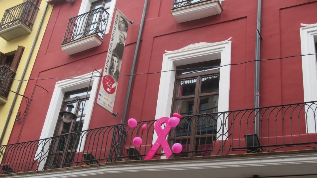 Edificios de la capital, contra el cáncer de mama.