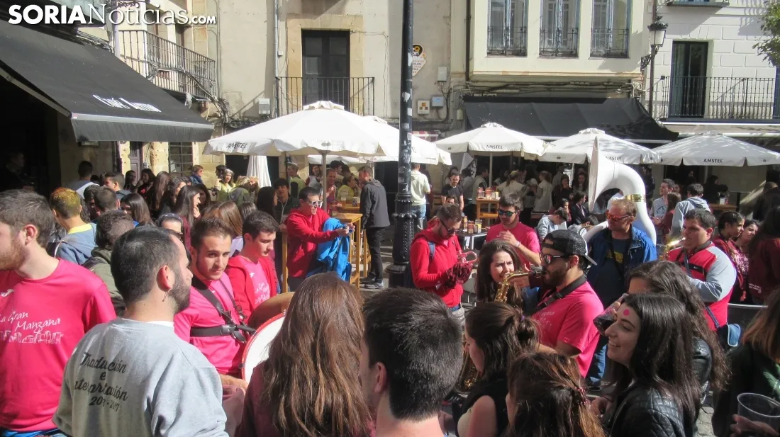 Novatos y veteranos a su paso por el Collado. SN