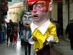 Foto 12 - Los gigantes y cabezudos llenan de color las calles de Soria