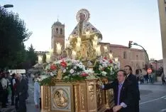 Procesión de San Saturio y traca en honor al Patrón.