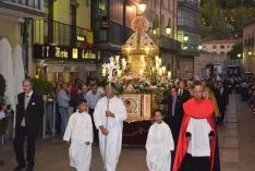 Procesión de San Saturio y traca en honor al Patrón.