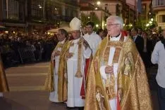 Procesión de San Saturio y traca en honor al Patrón.