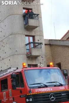 Simulacro de rescate en el parque de bomberos este viernes./SN