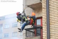 Simulacro de rescate en el parque de bomberos este viernes./SN