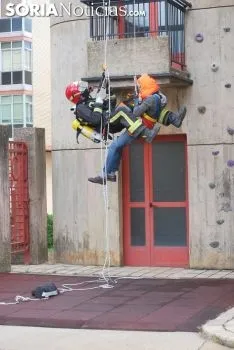 Simulacro de rescate en el parque de bomberos este viernes./SN