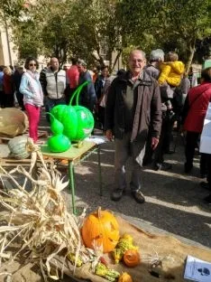 Foto 3 -  Carlos de Diego se lleva el premio a la mayor calabaza sanestebe&ntilde;a
