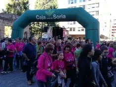 Foto 29 - Fotos: Multitudinaria Marcha contra el C&aacute;ncer en Soria
