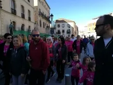 Foto 24 - Fotos: Multitudinaria Marcha contra el C&aacute;ncer en Soria