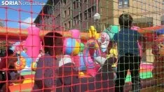 Juegos infantiles en la capital. SGC