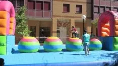 Juegos infantiles en la capital. SGC