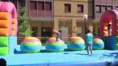 Juegos infantiles en la capital. SGC