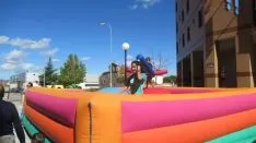 Juegos infantiles en la capital. SGC