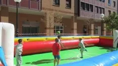 Juegos infantiles en la capital. SGC