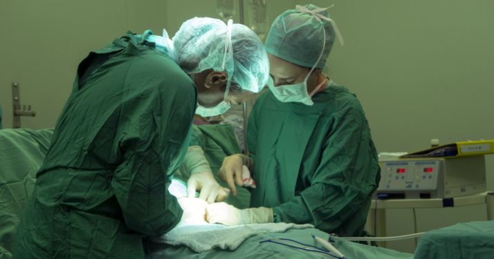 Imagen de una operación quirúrgica.