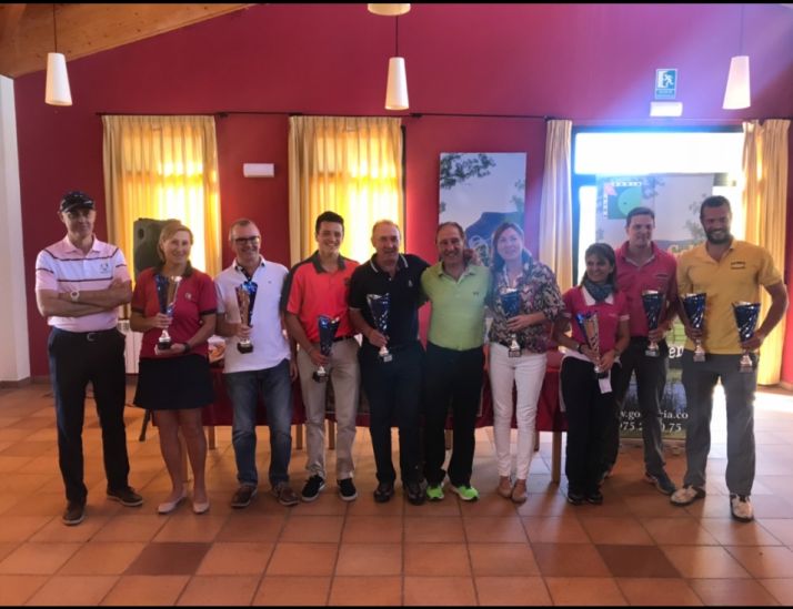 Ganadores del torneo de golf San Saturio.