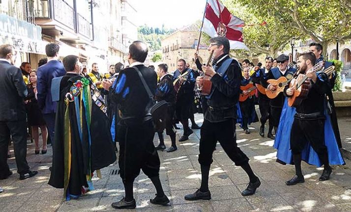 Tunos en la plaza Mayor de Soria.