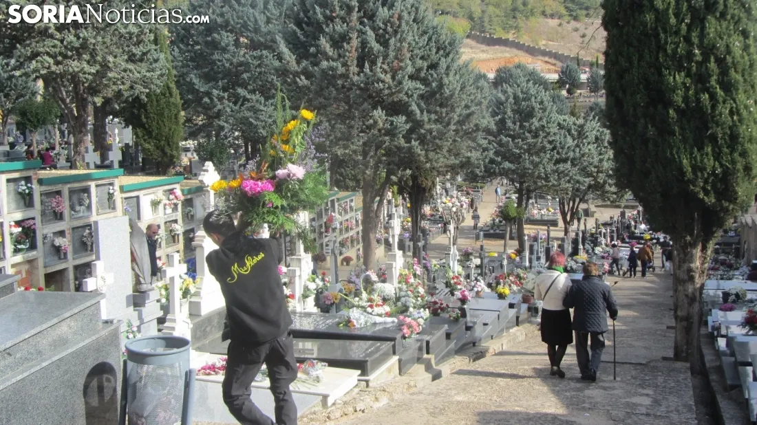 Cementerio de Soria, día de Todos los Santos. SN
