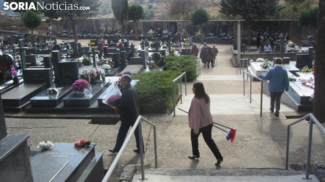 Cementerio de Soria, día de Todos los Santos. SN