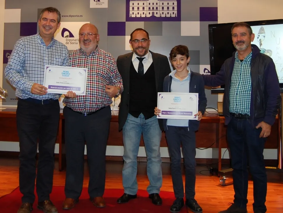 Foto 2 - Escolapias copa los premios escolares Numancia 2017 de la Diputaci&oacute;n